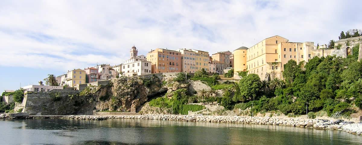 Bastia Ansicht der Alstadt vom Meer