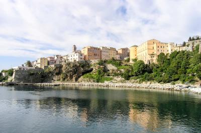 Bastia Ansicht der Alstadt vom Meer